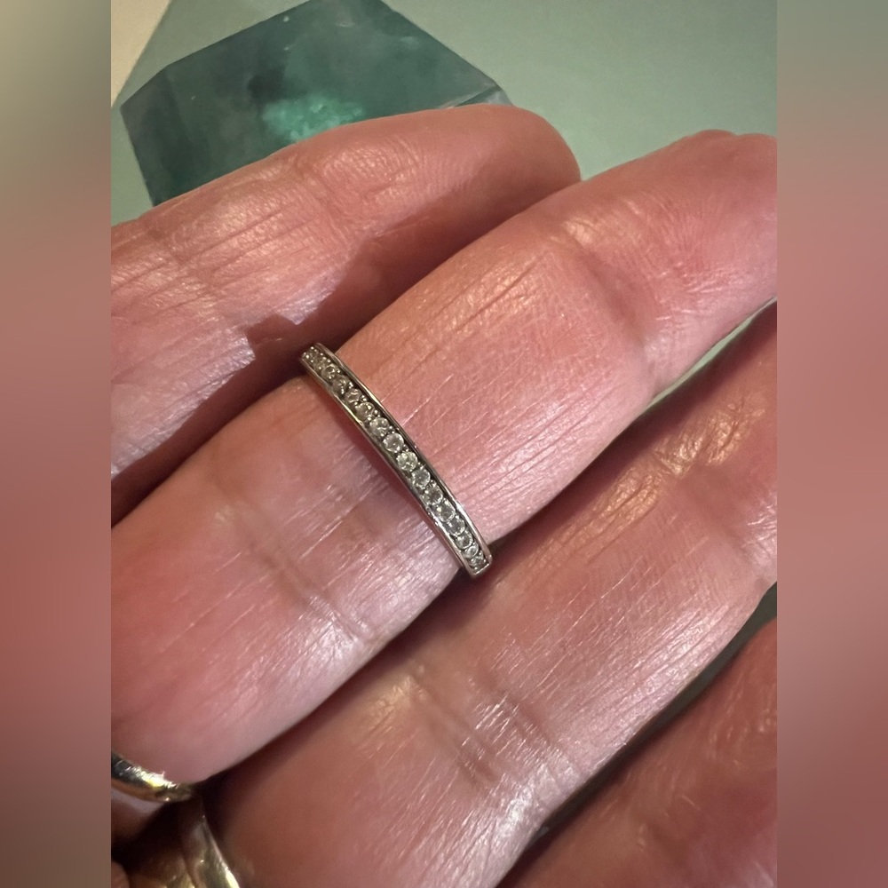 Elegant Silver .925 Band Ring with Crystals